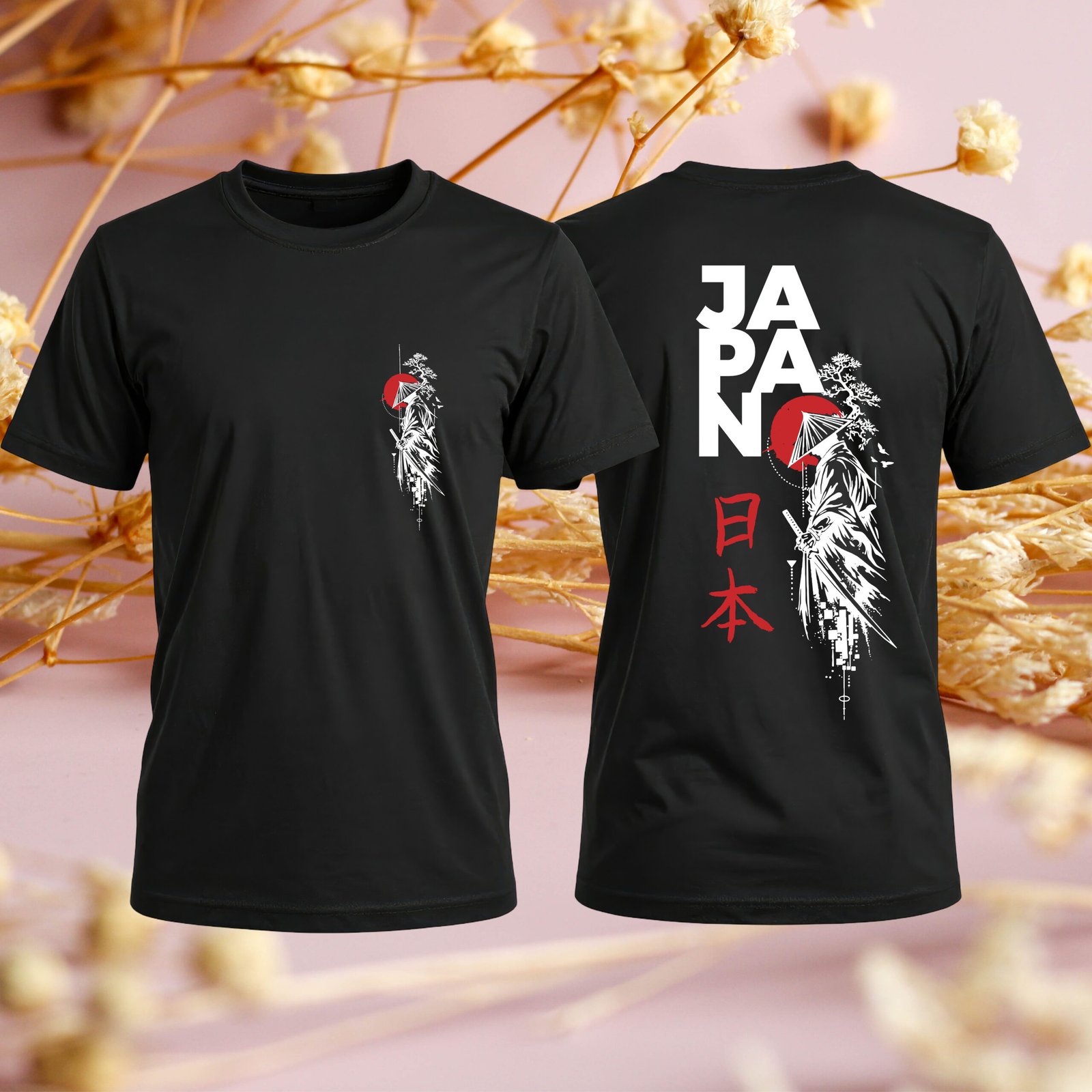 Japán stílusú fekete grafikus póló modern japán inspirációjú mintával, kisebb grafikával az elején és nagyméretű dizájnnal a hátoldalon Japán stílusú fekete grafikus póló modern japán inspirációjú mintával, kisebb grafikával az elején és nagyméretű dizájnnal a hátoldalon
